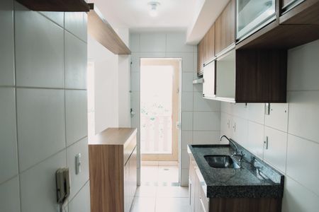 Apartamento para alugar com 70m², 2 quartos e 1 vaga Apartamento para alugar com 70m², 2 quartos e 1 vagaCozinha e Área de Serviço