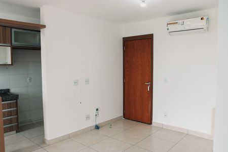 Sala de apartamento para alugar com 2 quartos, 70m² em Santa Genoveva, Goiânia