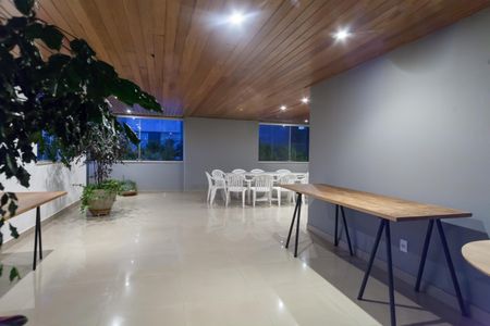 Apartamento à venda com 195m², 4 quartos e 2 vagasÁrea comum - Salão de festas