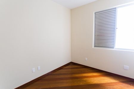 Apartamento para alugar com 135m², 4 quartos e 2 vagasQuarto 2