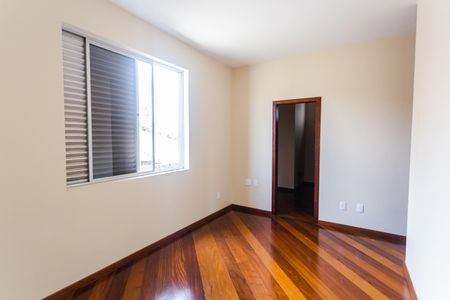 Apartamento para alugar com 135m², 4 quartos e 2 vagasSuíte