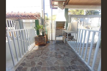 Casa para alugar com 65m², 2 quartos e 1 vaga Casa para alugar com 65m², 2 quartos e 1 vagaVaranda