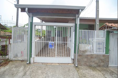 Casa para alugar com 65m², 2 quartos e 1 vagaFachada