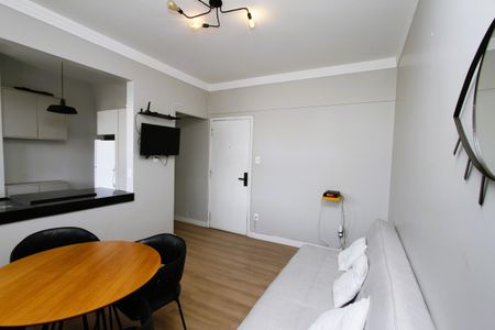 Sala de apartamento para alugar com 1 quarto, 40m² em Barro Preto, Belo Horizonte