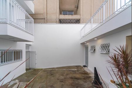 Casa para alugar com 250m², 3 quartos e 4 vagas Casa para alugar com 250m², 3 quartos e 4 vagasQuintal Fundos