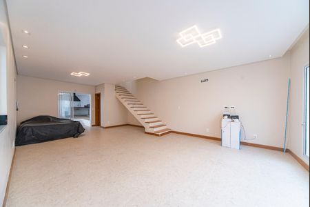 Casa para alugar com 250m², 3 quartos e 4 vagas Casa para alugar com 250m², 3 quartos e 4 vagasSala