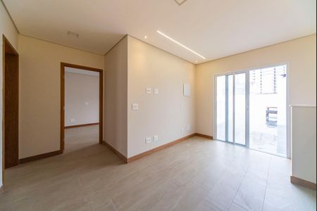 Casa para alugar com 250m², 3 quartos e 4 vagas Casa para alugar com 250m², 3 quartos e 4 vagasHall da Escada