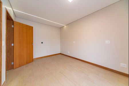 Casa para alugar com 250m², 3 quartos e 4 vagas Casa para alugar com 250m², 3 quartos e 4 vagasQuarto 1