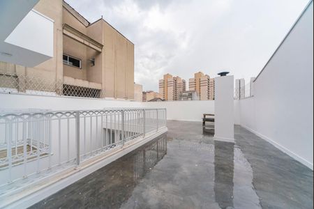 Casa para alugar com 250m², 3 quartos e 4 vagas Casa para alugar com 250m², 3 quartos e 4 vagasVaranda do Hall da Escada