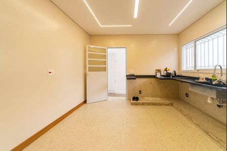 Casa para alugar com 250m², 3 quartos e 4 vagas Casa para alugar com 250m², 3 quartos e 4 vagasCozinha