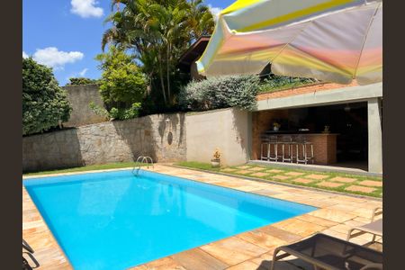 Casa de condomínio para alugar com 400m², 4 quartos e 5 vagas Casa de condomínio para alugar com 400m², 4 quartos e 5 vagasPiscina