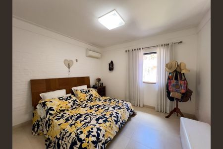 Casa de condomínio para alugar com 400m², 4 quartos e 5 vagas Casa de condomínio para alugar com 400m², 4 quartos e 5 vagasSuíte 1