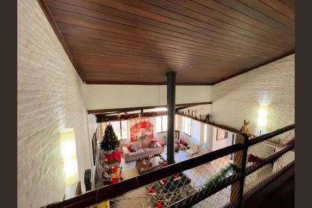 Casa de condomínio para alugar com 400m², 4 quartos e 5 vagas Casa de condomínio para alugar com 400m², 4 quartos e 5 vagasSala de TV