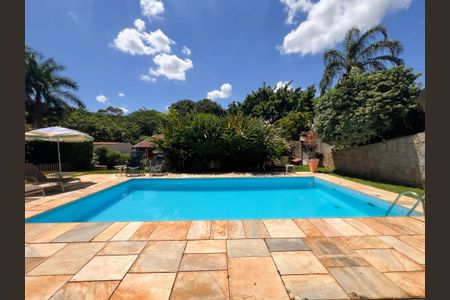 Casa de condomínio para alugar com 400m², 4 quartos e 5 vagas Casa de condomínio para alugar com 400m², 4 quartos e 5 vagasPiscina