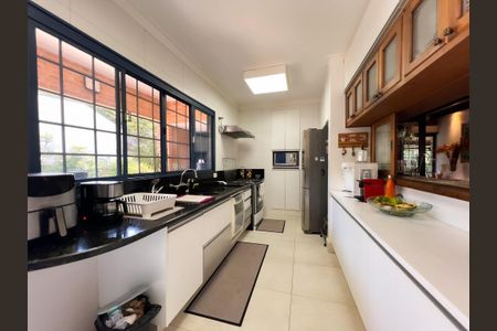 Casa de condomínio para alugar com 400m², 4 quartos e 5 vagas Casa de condomínio para alugar com 400m², 4 quartos e 5 vagasCozinha