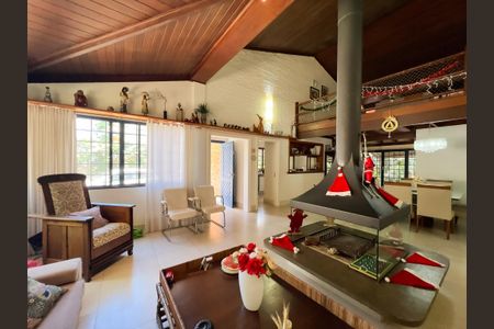 Casa de condomínio para alugar com 400m², 4 quartos e 5 vagas Casa de condomínio para alugar com 400m², 4 quartos e 5 vagasSala