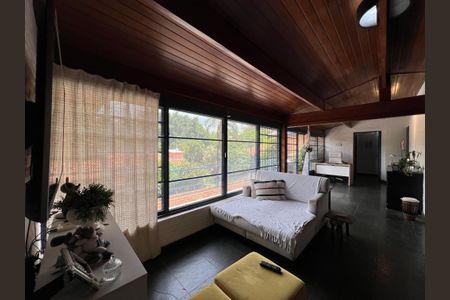 Casa de condomínio para alugar com 400m², 4 quartos e 5 vagasCasa de hóspedes