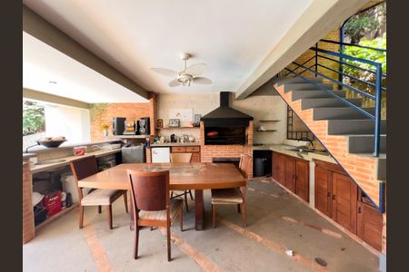 Casa de condomínio para alugar com 400m², 4 quartos e 5 vagas Casa de condomínio para alugar com 400m², 4 quartos e 5 vagasChurrasqueira