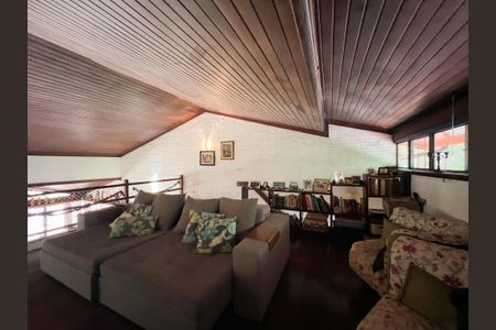 Casa de condomínio para alugar com 400m², 4 quartos e 5 vagas Casa de condomínio para alugar com 400m², 4 quartos e 5 vagasSala de TV