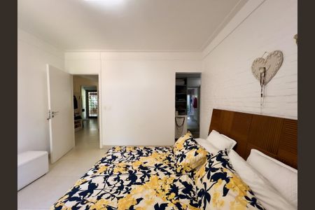 Casa de condomínio para alugar com 400m², 4 quartos e 5 vagas Casa de condomínio para alugar com 400m², 4 quartos e 5 vagasSuíte 1