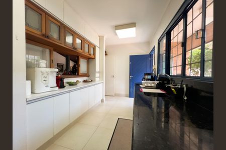 Casa de condomínio para alugar com 400m², 4 quartos e 5 vagas Casa de condomínio para alugar com 400m², 4 quartos e 5 vagasCozinha