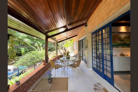 Casa de condomínio para alugar com 400m², 4 quartos e 5 vagas Casa de condomínio para alugar com 400m², 4 quartos e 5 vagasVaranda da Sala