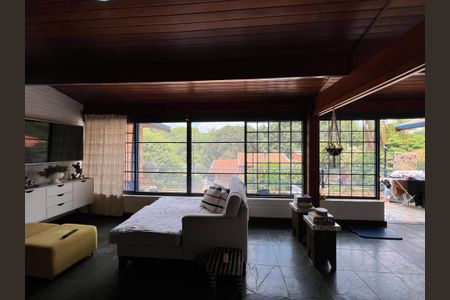 Casa de condomínio para alugar com 400m², 4 quartos e 5 vagasCasa de hóspedes