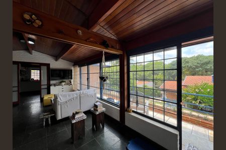 Casa de condomínio para alugar com 400m², 4 quartos e 5 vagasCasa de hóspedes