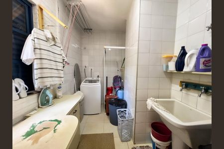 Casa de condomínio para alugar com 400m², 4 quartos e 5 vagas Casa de condomínio para alugar com 400m², 4 quartos e 5 vagasÁrea de Serviço