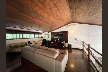 Casa de condomínio para alugar com 400m², 4 quartos e 5 vagas Casa de condomínio para alugar com 400m², 4 quartos e 5 vagasSala de TV