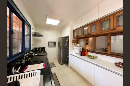 Casa de condomínio para alugar com 400m², 4 quartos e 5 vagas Casa de condomínio para alugar com 400m², 4 quartos e 5 vagasCozinha