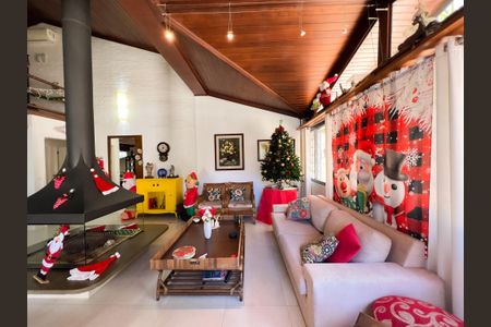 Casa de condomínio para alugar com 400m², 4 quartos e 5 vagas Casa de condomínio para alugar com 400m², 4 quartos e 5 vagasSala