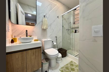 Apartamento à venda com 119m², 3 quartos e sem vagaBanheiro social