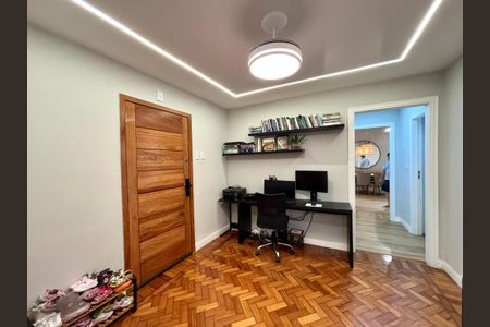 Apartamento à venda com 119m², 3 quartos e sem vagaHall de entrada 