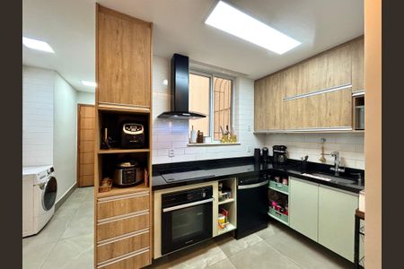 Apartamento à venda com 119m², 3 quartos e sem vagaCozinha