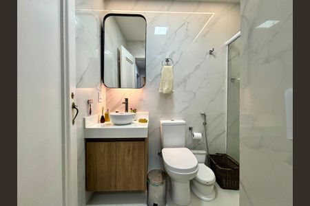 Apartamento à venda com 119m², 3 quartos e sem vagaBanheiro social