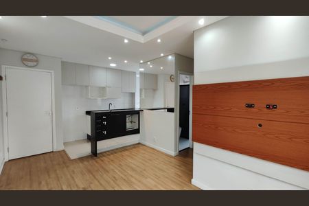 Sala de apartamento para alugar com 2 quartos, 49m² em Vila Romanópolis, Ferraz de Vasconcelos