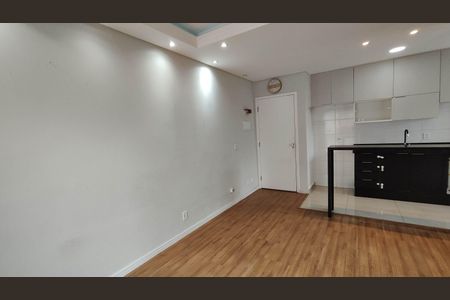 Sala de apartamento para alugar com 2 quartos, 49m² em Vila Romanópolis, Ferraz de Vasconcelos
