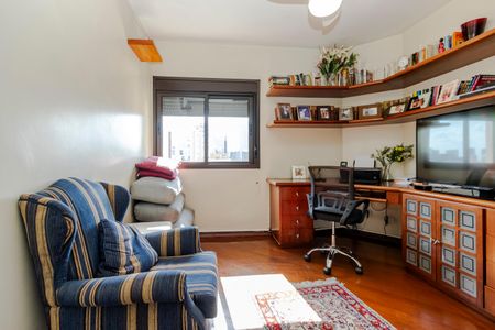 Apartamento à venda com 278m², 4 quartos e 3 vagasQuarto 2