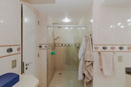 Apartamento à venda com 278m², 4 quartos e 3 vagasBanheiro da Suíte 2 Cobertura