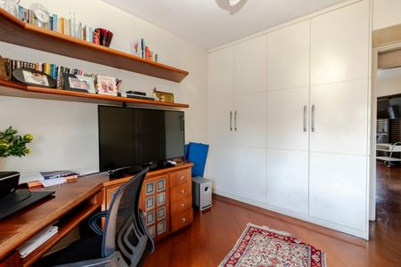 Apartamento à venda com 278m², 4 quartos e 3 vagasQuarto 2