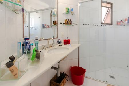 Apartamento à venda com 278m², 4 quartos e 3 vagasBanheiro da Suíte 1