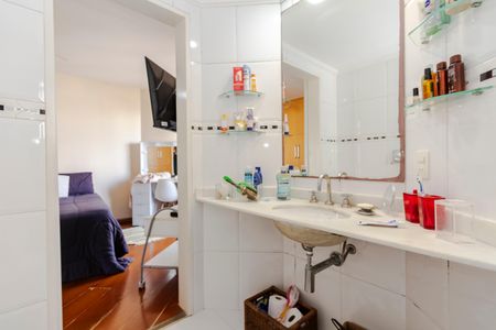 Apartamento à venda com 278m², 4 quartos e 3 vagasBanheiro da Suíte 1