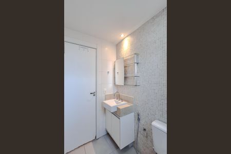 Apartamento à venda com 66m², 2 quartos e 2 vagasBanheiro da Suíte