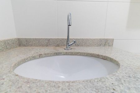 Banheiro de kitnet/studio à venda com 1 quarto, 26m² em Vila Santa Catarina, São Paulo