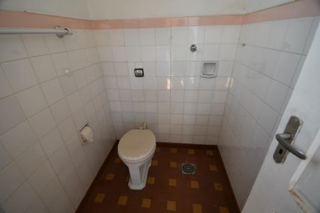 Casa para alugar com 225m², 3 quartos e 2 vagasBanheiro de serviço