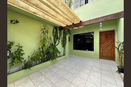 Casa à venda com 115m², 3 quartos e 1 vaga