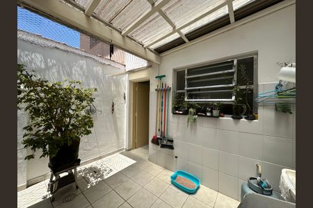 Casa à venda com 115m², 3 quartos e 1 vaga