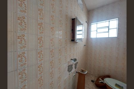 Casa para alugar com 347m², 3 quartos e 3 vagasBanheiro da Edícula