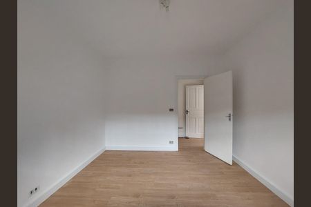 Casa para alugar com 347m², 3 quartos e 3 vagasSuíte 2